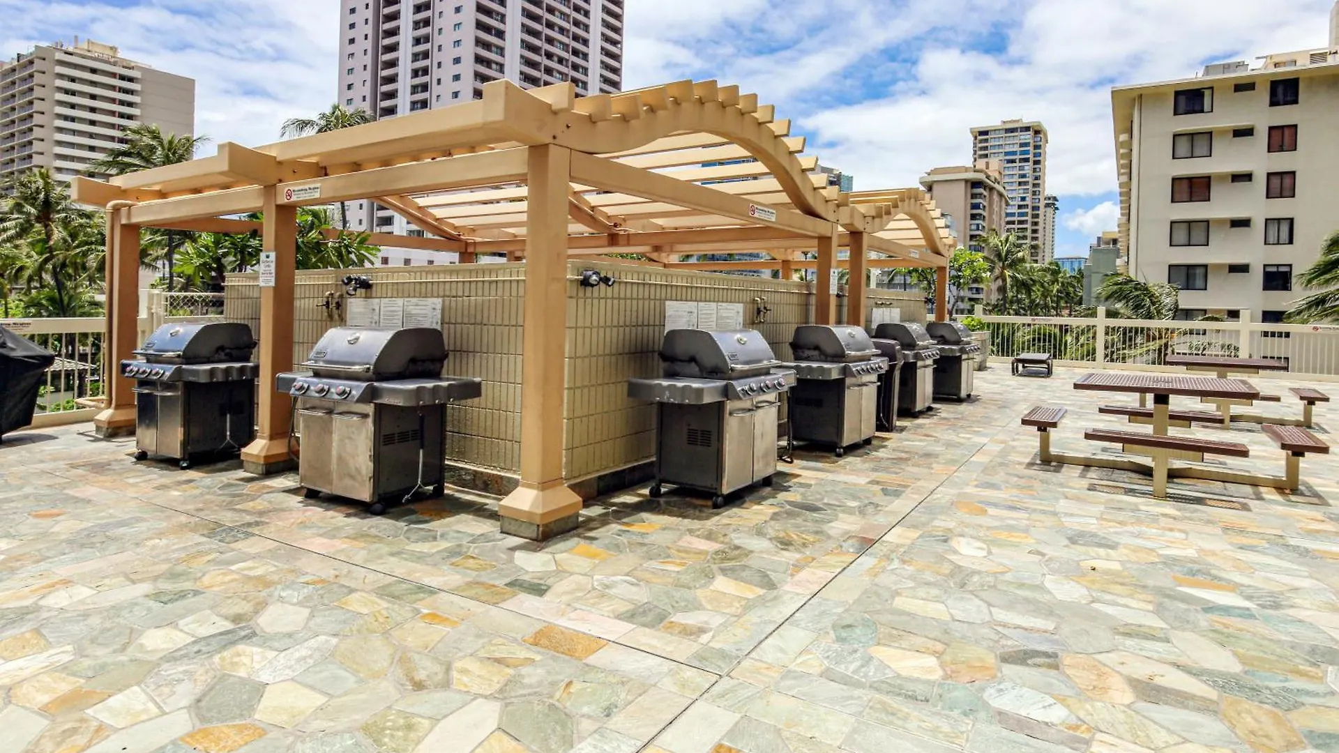 Apartment Newly Renovated With Ocean View Near Waikiki Beach Honolulu