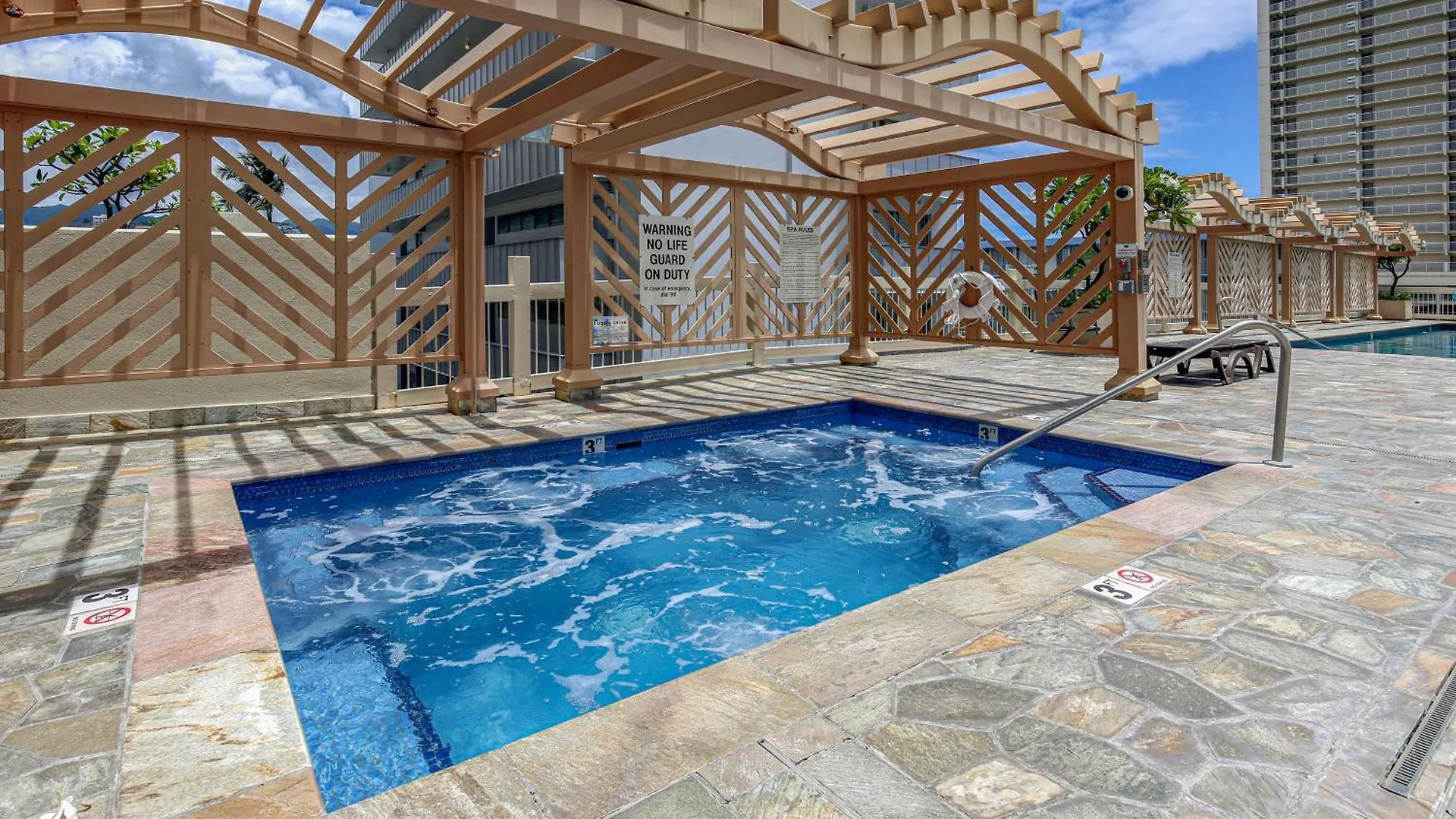 Newly Renovated With Ocean View Near Waikiki Beach Honolulu