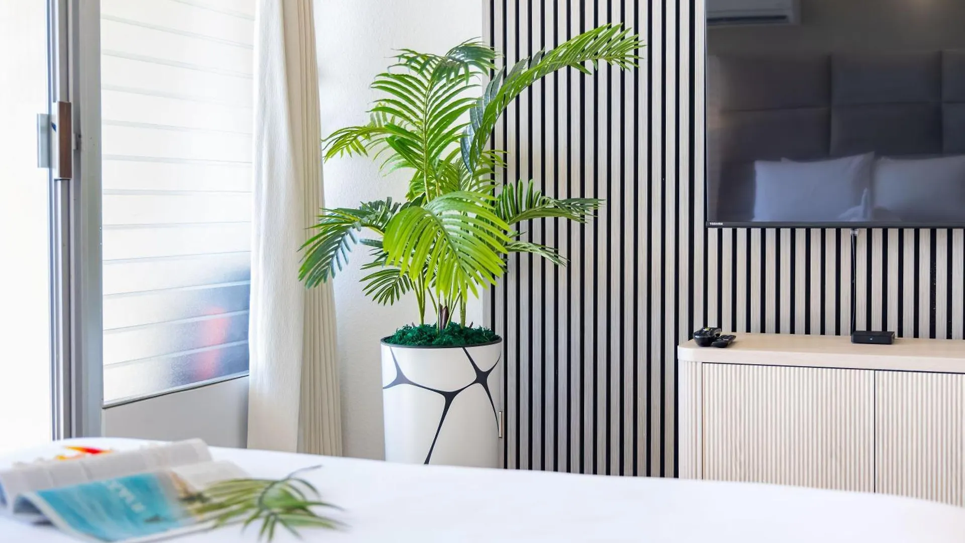 Newly Renovated With Ocean View Near Waikiki Beach Honolulu Apartment